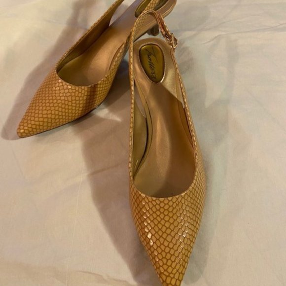 Trotters Fashionable Sling backs - Size 8 Narrow - Picture 4 of 13